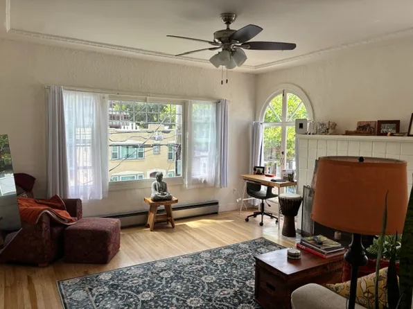 2393 Virginia St APT 3, Berkeley, CA 94709