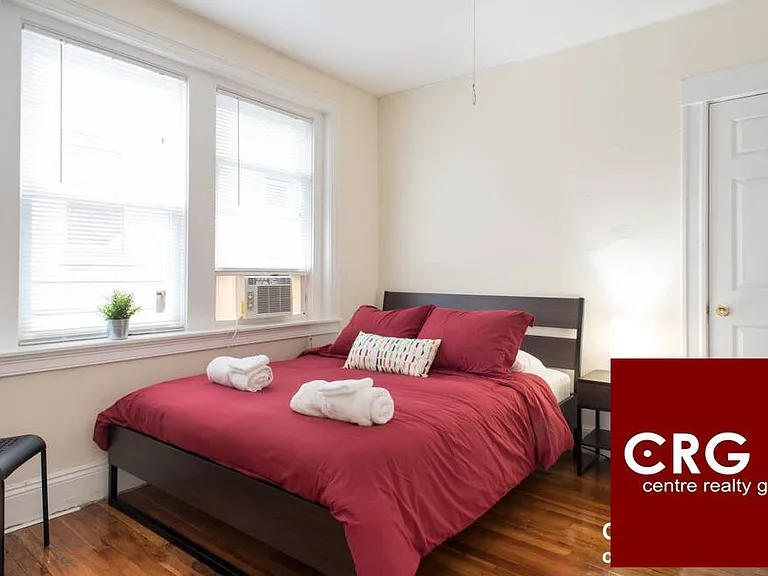 240 Kelton St #10 — Photo 1