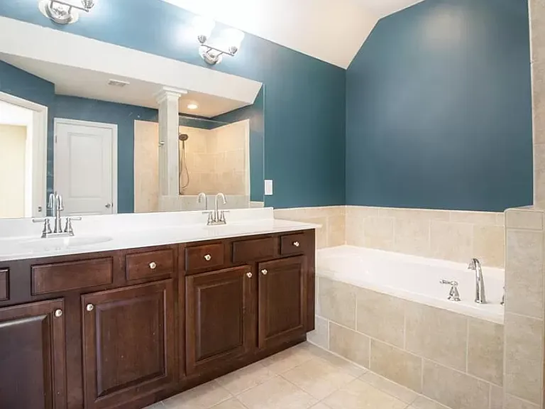 4642 Pine St SE — Photo 10