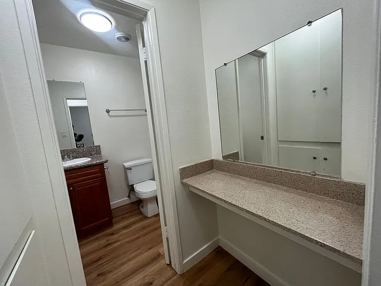 Flower Street Apartments — Photo 17