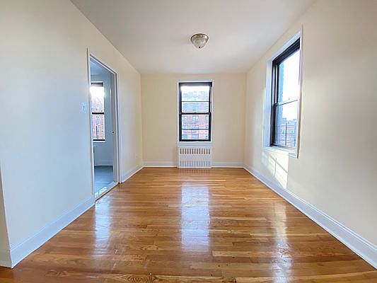 5th image of 14442 35th Ave #2P