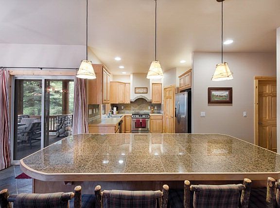 4th image of 1140 Majestic View Dr