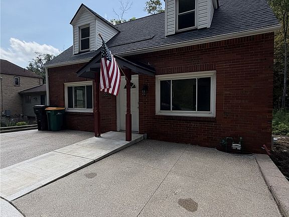 5th image of 1113 Rochester Rd