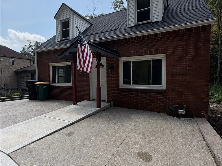 1113 Rochester Rd — Photo 5