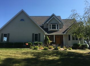 20912 N Deer Bluffs Dr, Chillicothe, IL 61523