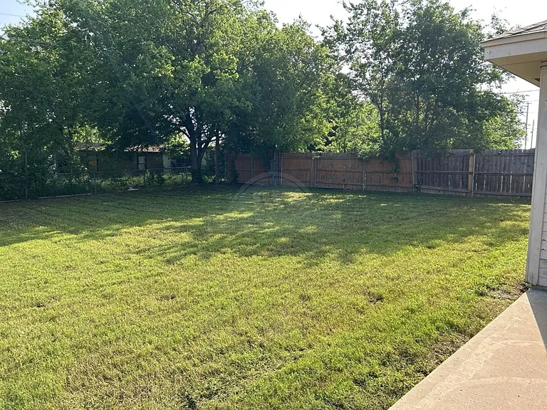 1001 Clairidge Ave — Photo 20