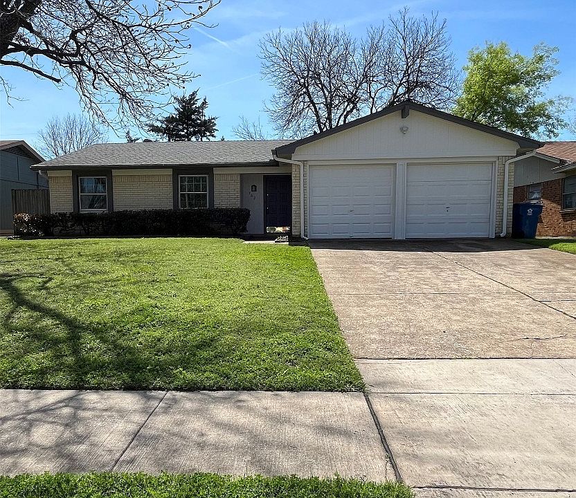 1st image of 702 Bentwood Dr