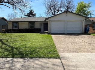 702 Bentwood Dr, Lewisville, TX 75067