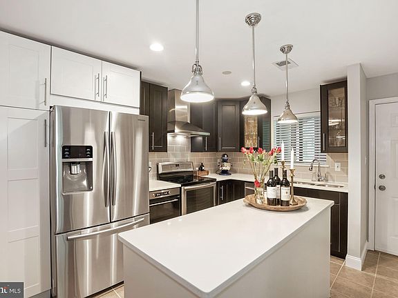 4th image of 2807 Lee Oaks Ct APT 201