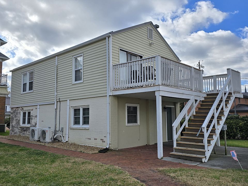 Bottom Floor Unit 1bed/1bath 700sq'