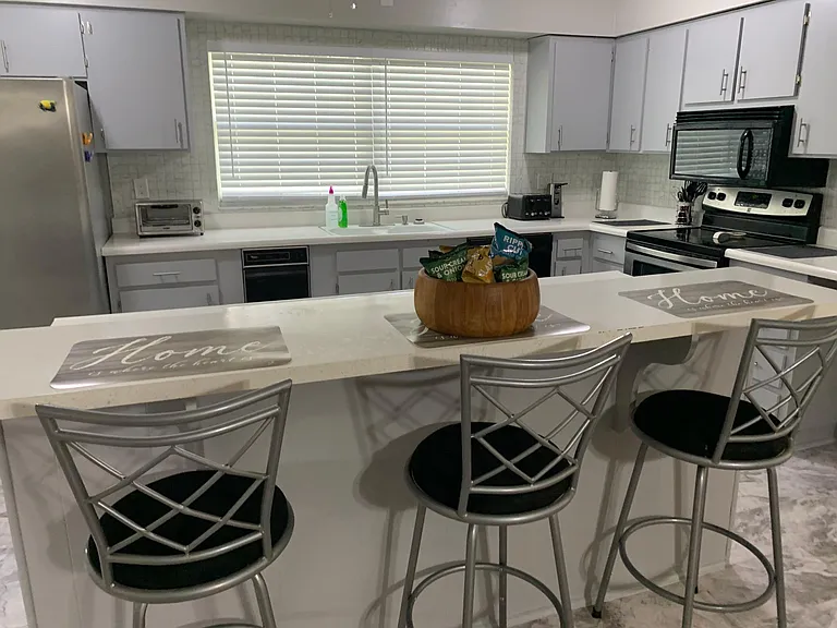 11717 Douglas Ln — Photo 3