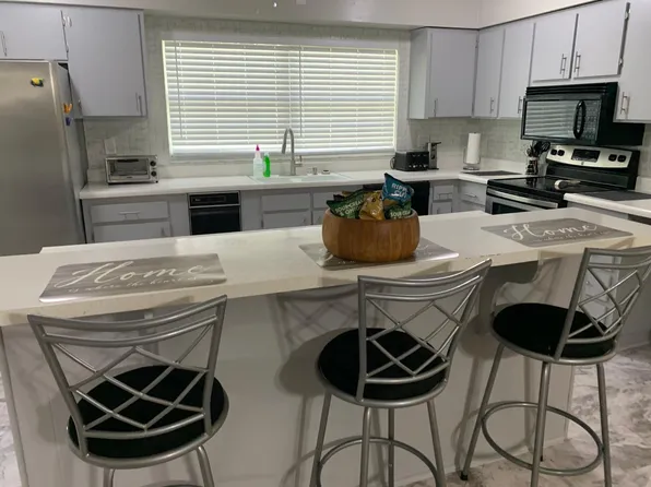 11717 Douglas Ln, Seffner, FL 33584