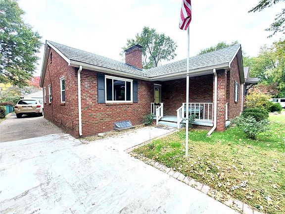 2nd image of 2620 Delmar Ave