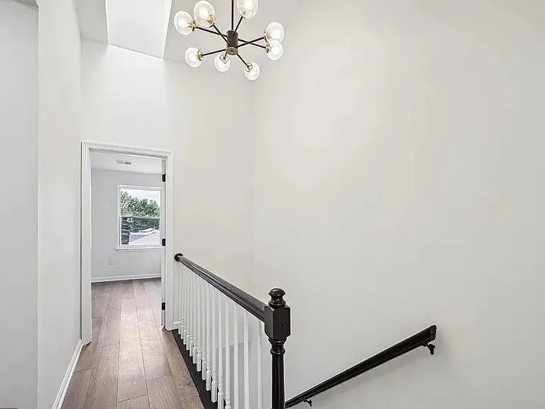 10611 Campus Way S — Photo 2