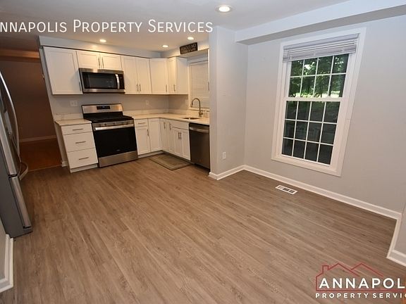 2nd image of 528 Bay Green Dr