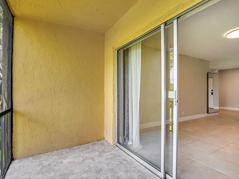 450 NW 20th St #2020 — Photo 22