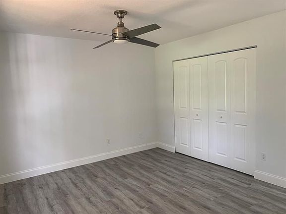 4th image of 2333 SE Berkshire Blvd