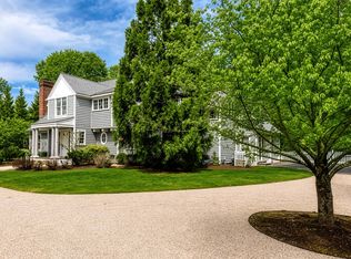 10 Fernwood Rd, Wainscott, NY 11975