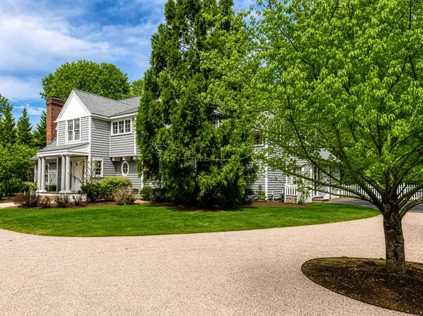 10 Fernwood Dr, Wainscott, NY 11975