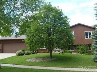 5708 W Parliament Dr, Sioux Falls, SD 57106