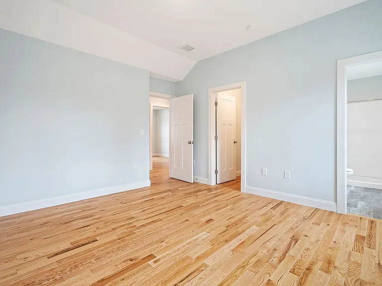 Paul's Place — Photo 39