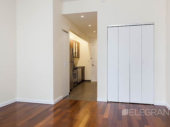5th image of 1 Wall Street Ct APT 1508