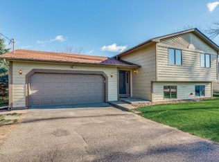 9521 Hamline Ave, Lexington, MN 55014