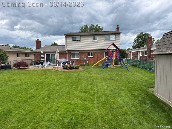 2nd image of 44235 Craftsbury Ct