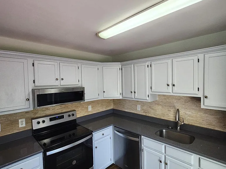 114 Brent Ct — Photo 10