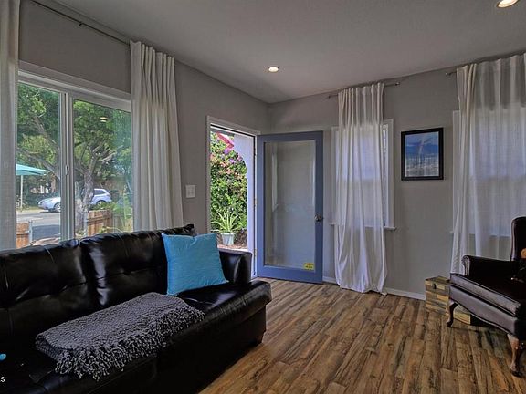 4th image of 626 Howard St