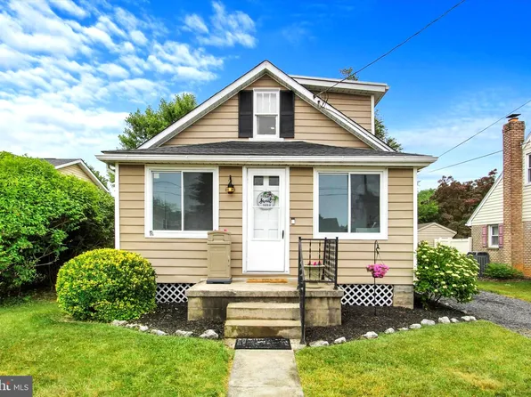 33 Delaware Ave, Littlestown, PA 17340