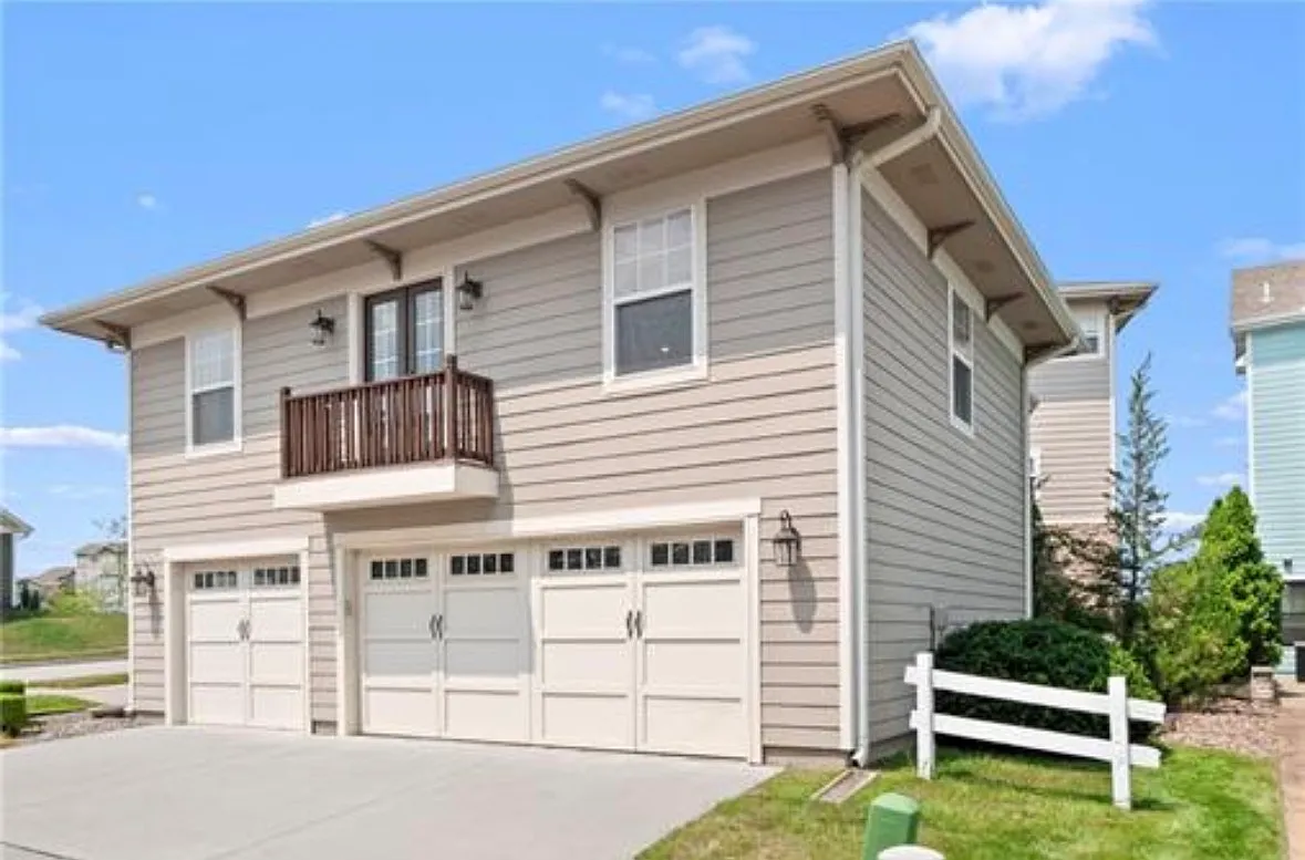 1 bed, 700 sqft, $1,285 — Photo 2