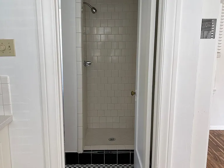 401 Waterview St #C — Photo 4