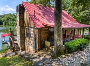 1055 Dean Cir, Dandridge, TN 37725