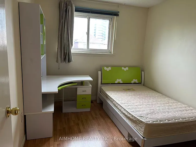 17 Heatherside Dr #UPPER — Photo 7
