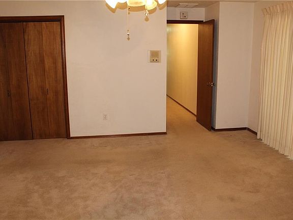 5th image of 601 SW 103rd St