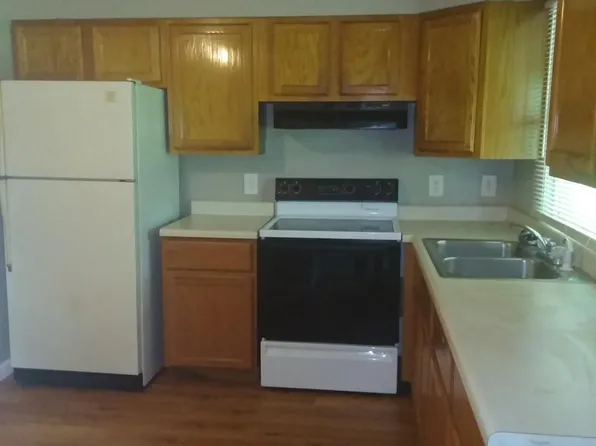 9106 Ellison Dr, Saint Louis, MO 63136