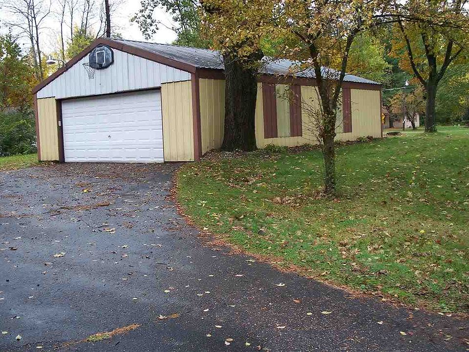 2nd image of 1127 S Czech Ln