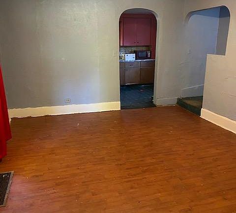 3rd image of 172 Saint Louis Ave