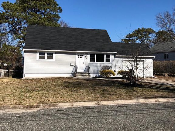 2nd image of 14 Hummel Dr