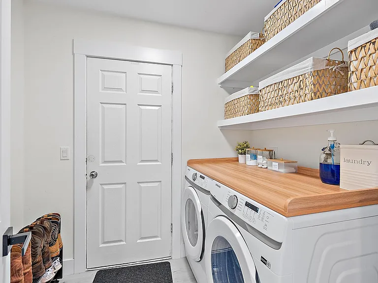 131 W Norfolk Rd — Photo 18