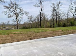 867 Ridgeview Dr, Tahlequah, OK 74464