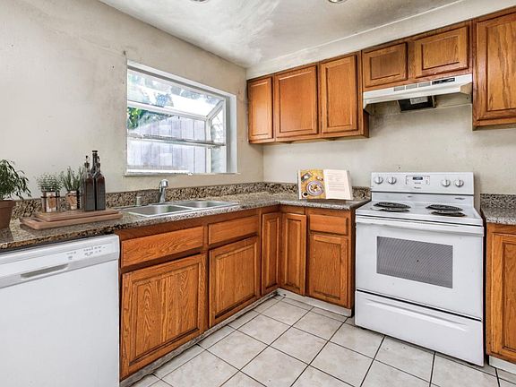 3rd image of 1004 Marianelli Ct
