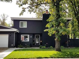 3 Cortland Dr, Minot, ND 58703