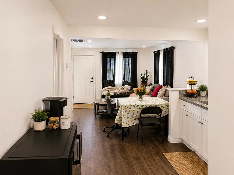 7615 Lincoln Ave — Photo 15