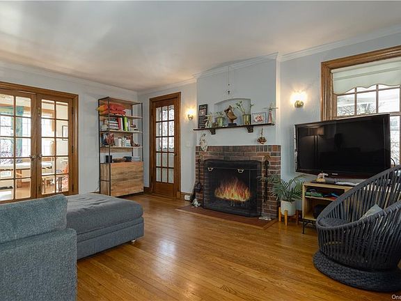 8 Travis Place