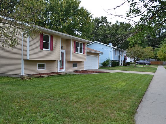4th image of 3419 Newton Dr