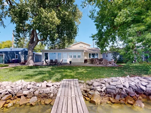 35 Shore Dr #8, Elwood, NE 68937