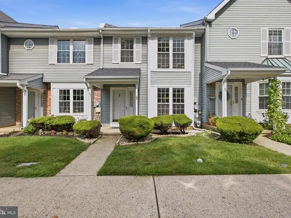 53 Ardsley Ct, Newtown, PA 18940
