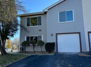 2055 Millpond Ln, Hanover Park, IL